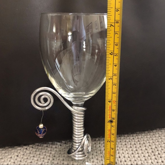 ⚡️2/$12 🍷Wine Glasses Embellished w Bead Charms. Set of Two (2). NWOT. - Picture 9 of 10